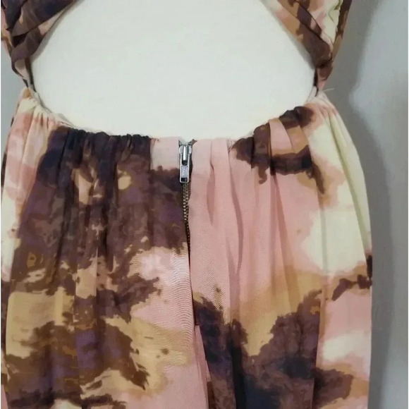 {MM Couture} Criss Cross Open Back Dress - Picture 6 of 10